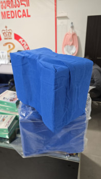 პაციენტის დამხმარე ფეხებს შორის ჩასადები